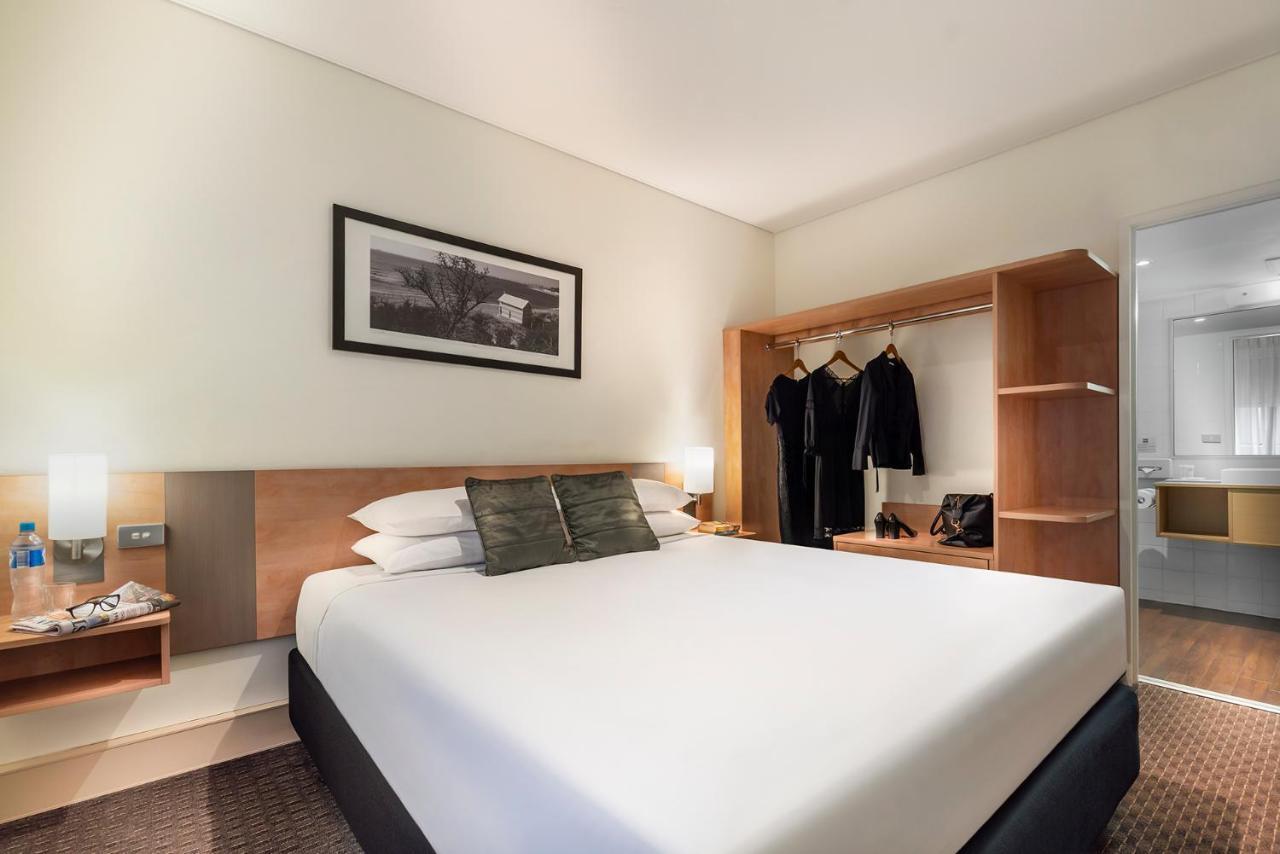 Ibis Melbourne Hotel And Apartments Exterior photo